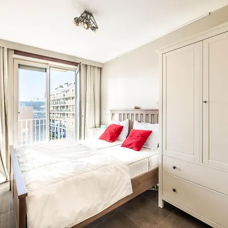 Gaul3 Within Walking Distance Of The Sea *